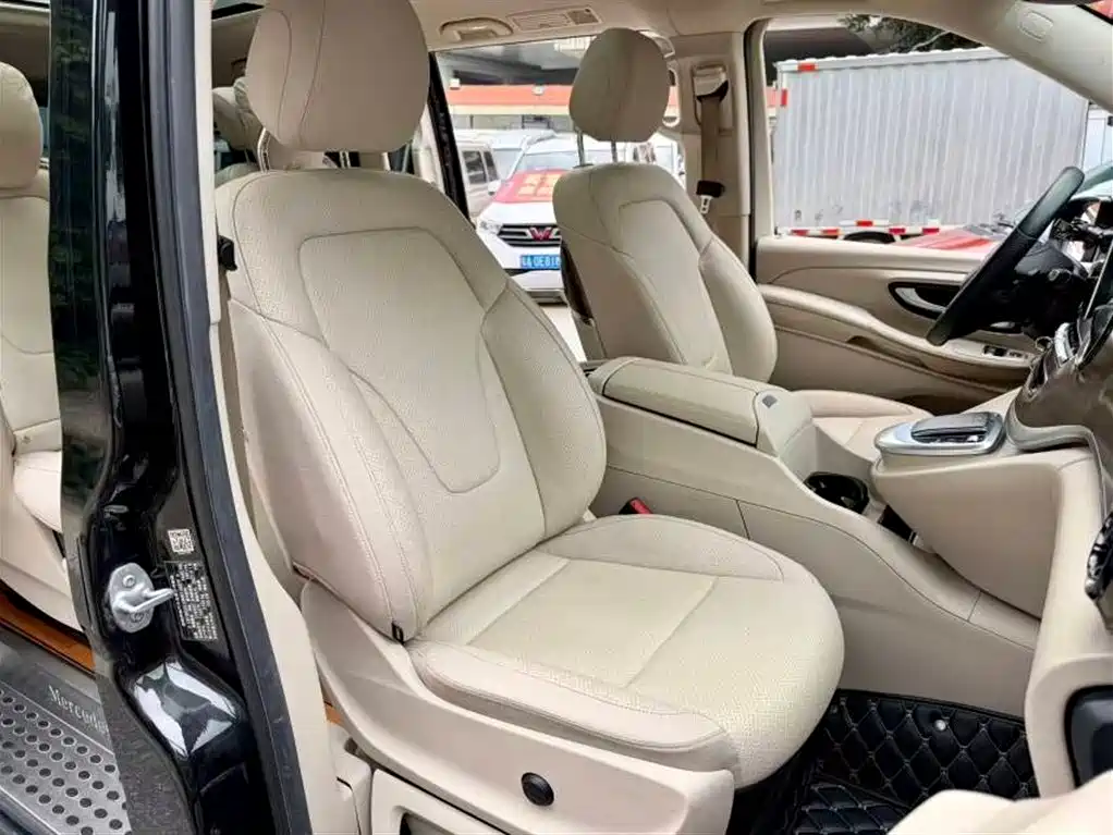 Mercedes-Benz V-Class 2020 V 260 Navigator Edition фото 6