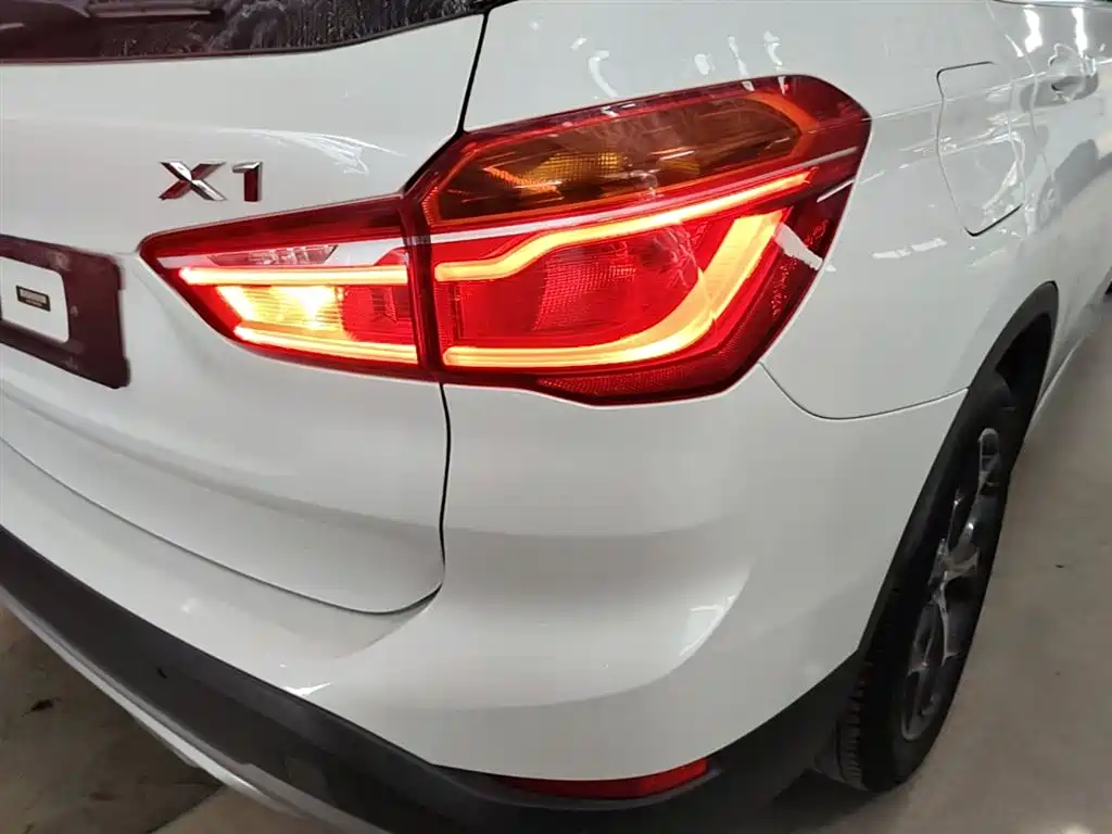 BMW X1 2018 sDrive18Li Premium Model фото 8
