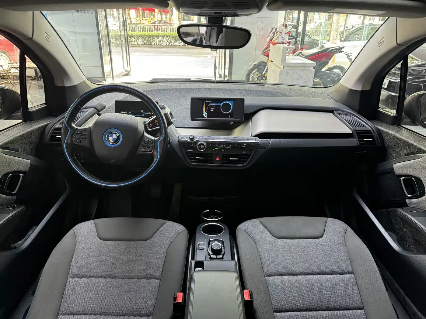 BMW I3