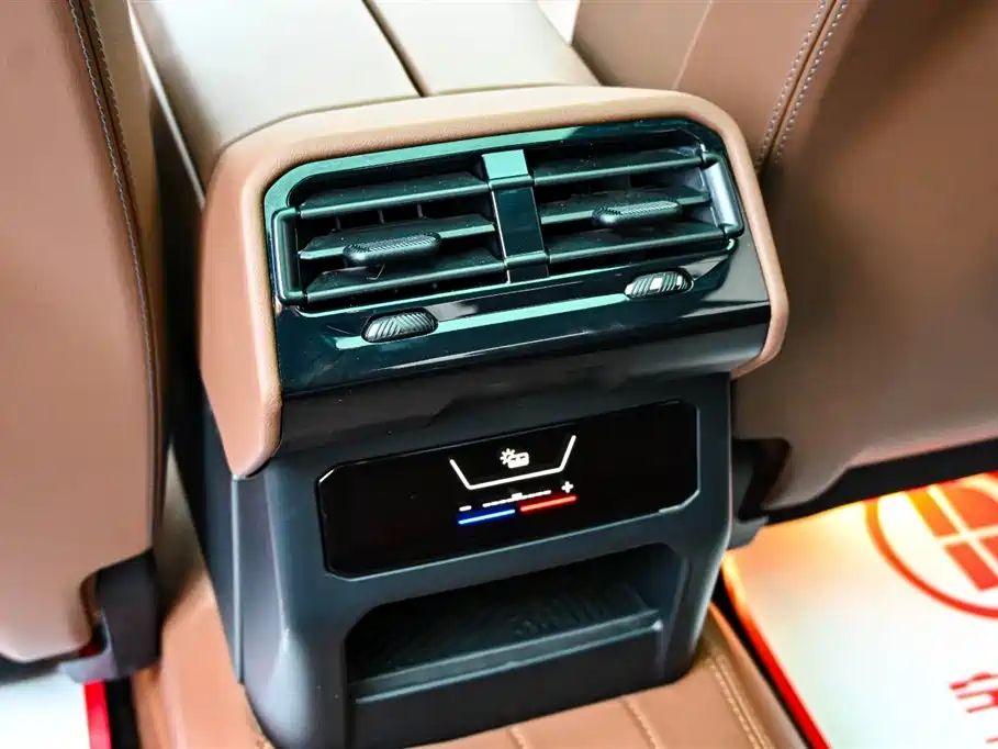 BMW 5 Series 2024 530Li Leading M Sport Package фото 33