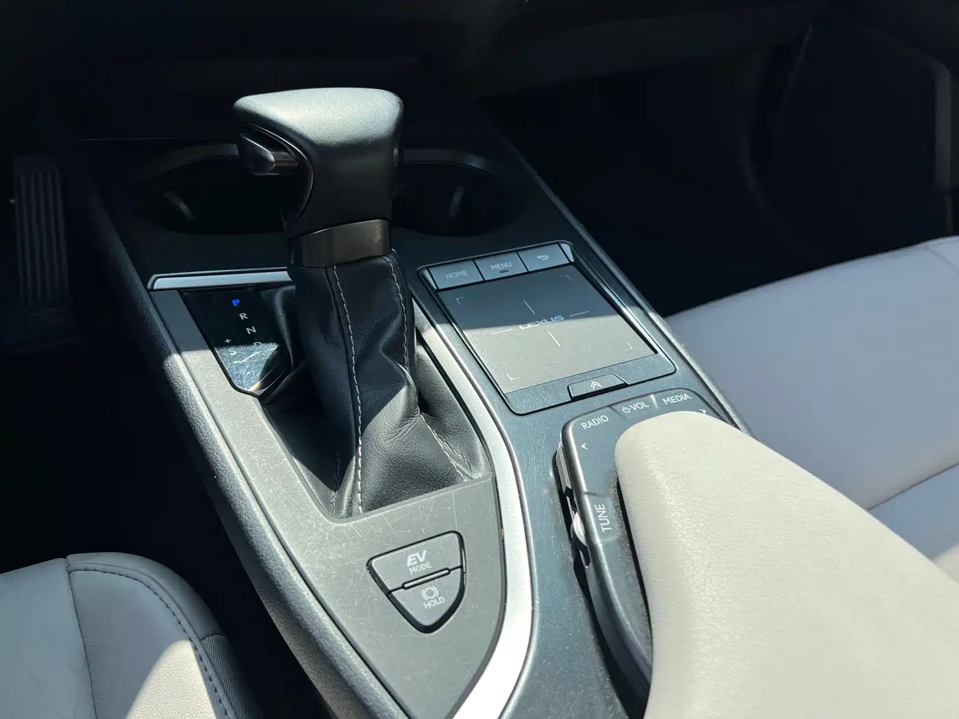 Lexus UX 2020 260h Explore Fun Edition China V фото 17