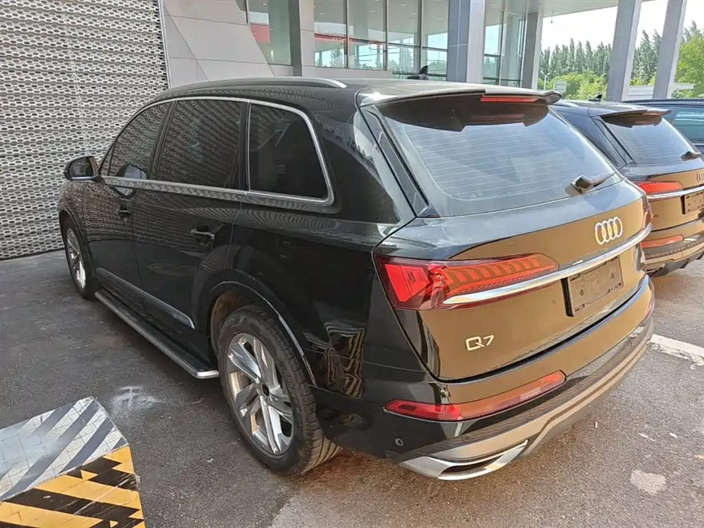 Audi Q7 2023 45 TFSI quattro S line Sport фото 5