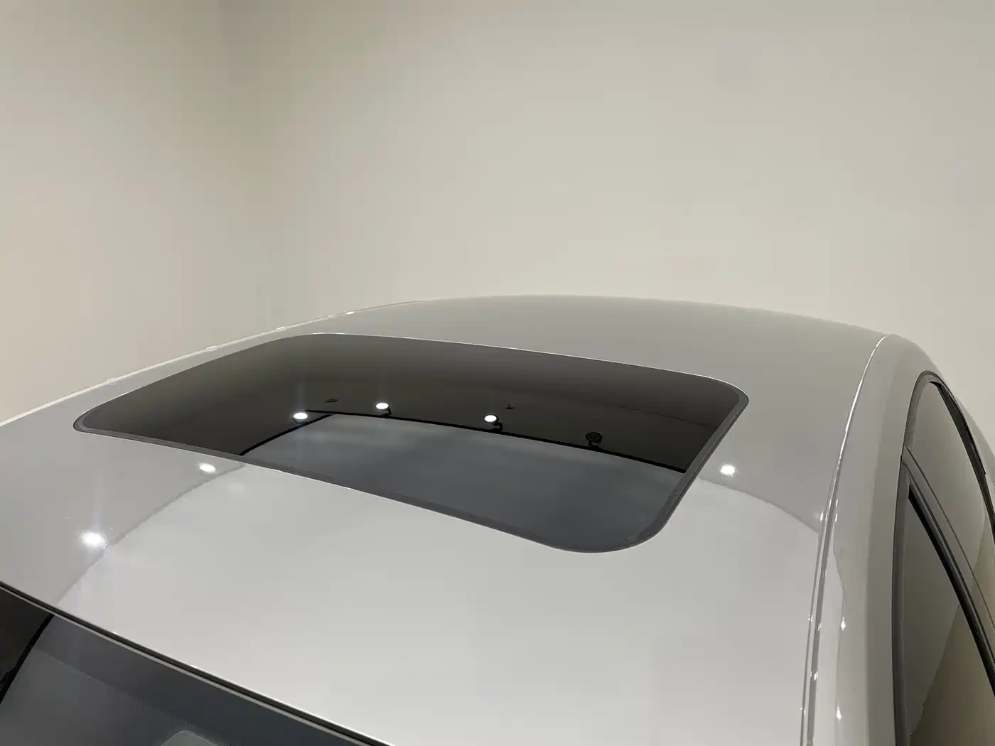 Volkswagen Sagitar 2015 1.6L Automatic Comfort фото 4