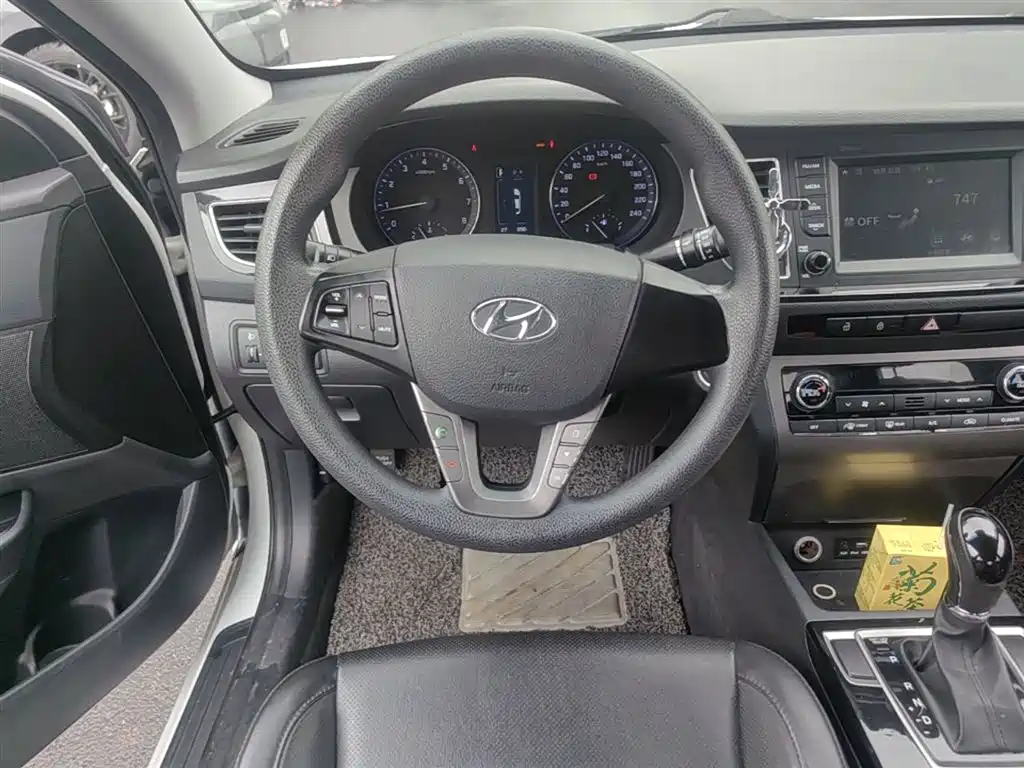 Hyundai Mistra 2016 1.8L Auto Premium DLX фото 17
