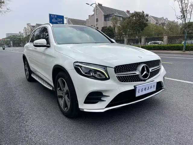 MERCEDES-BENZ GLC
