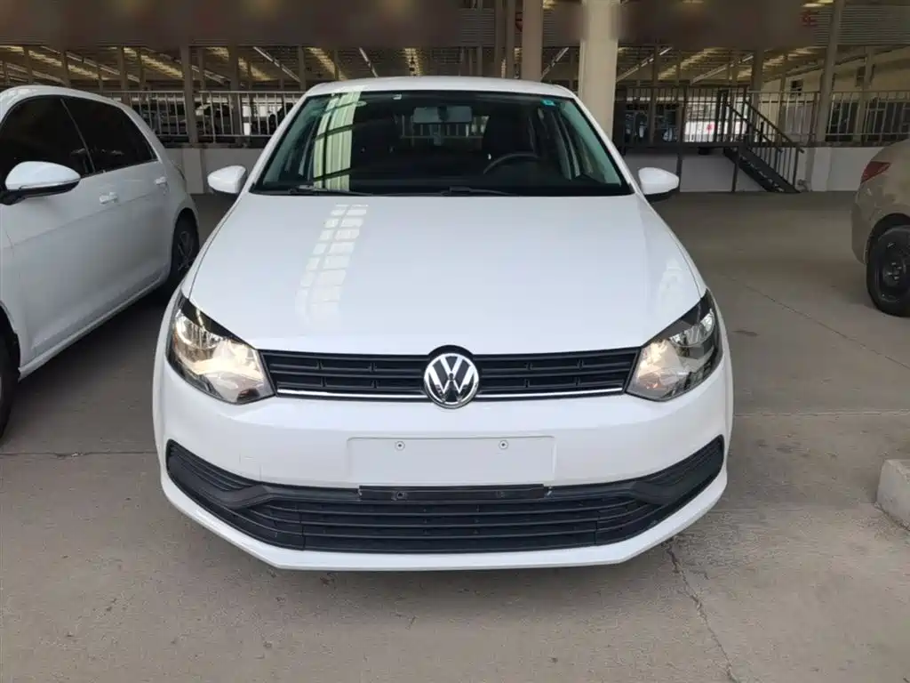 Volkswagen Polo 2016 1.4L Automatic Trend фото 3