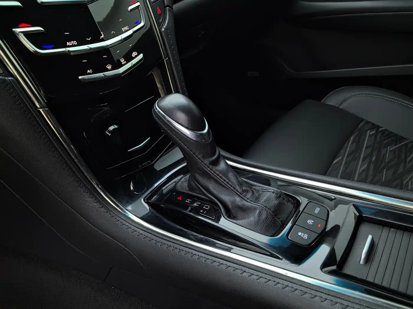 Cadillac ATS-L 2017 28T Technology фото 11