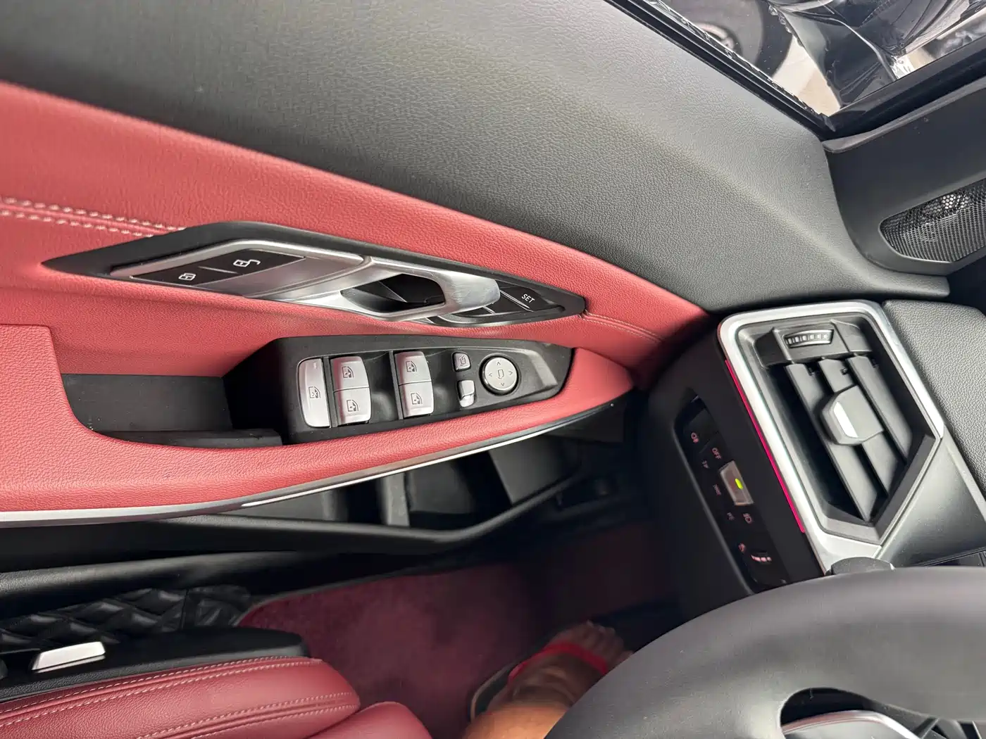 BMW 3 Series 2023 325i M Sport Black Night Package фото 10
