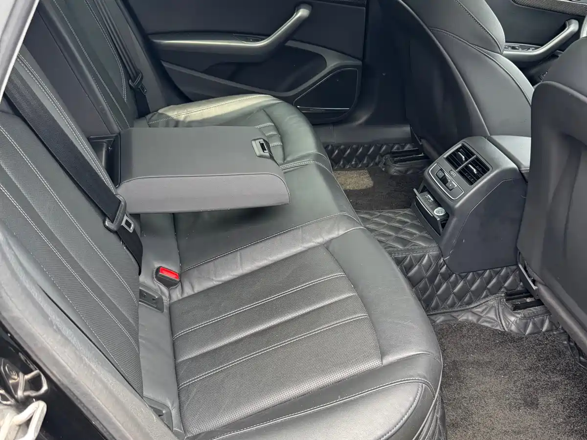 Audi A4L 2020 40 TFSI Luxury Dynamic фото 19