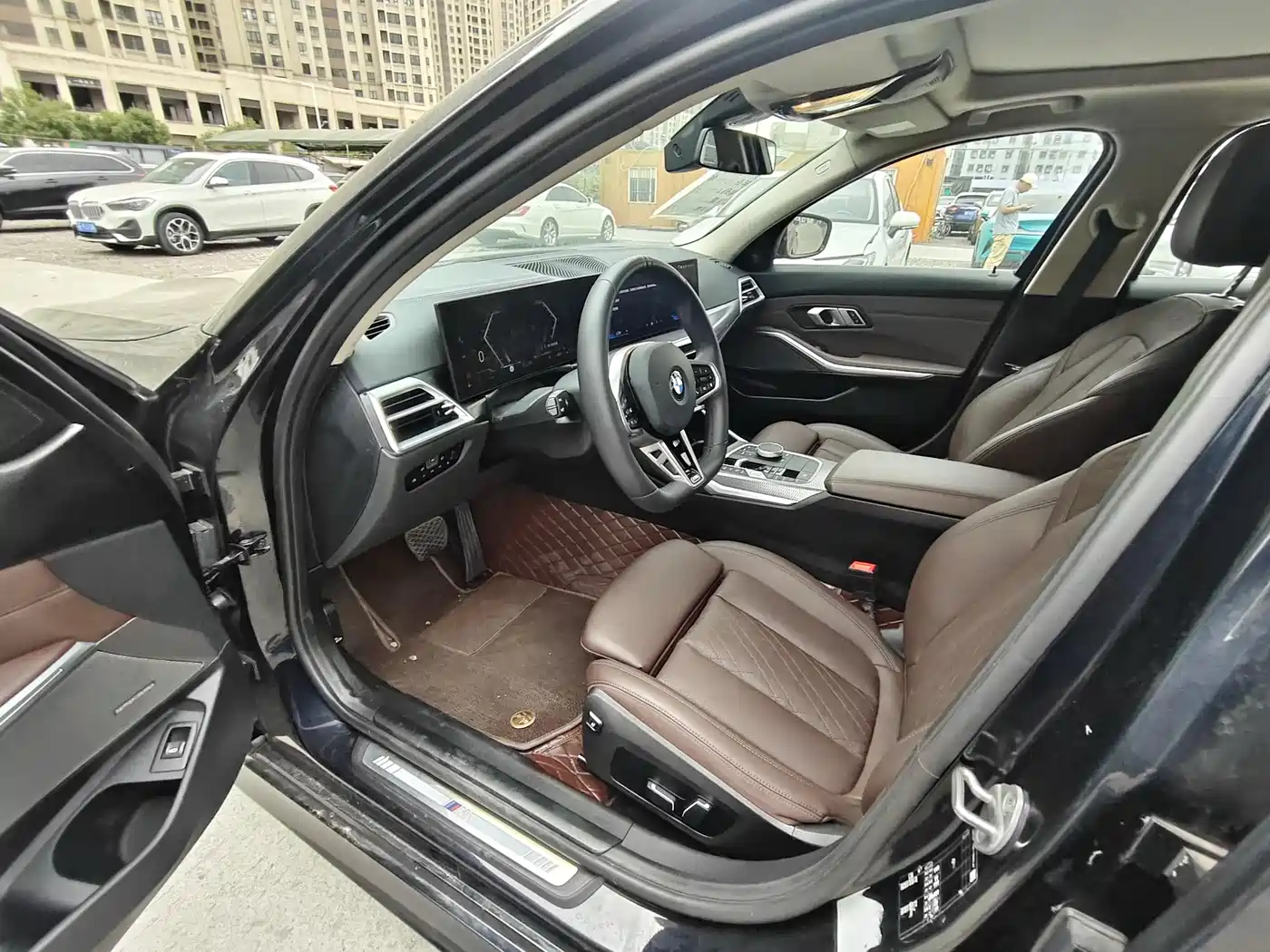 BMW 3 Series 2025 330Li M Sport Night Edition фото 4