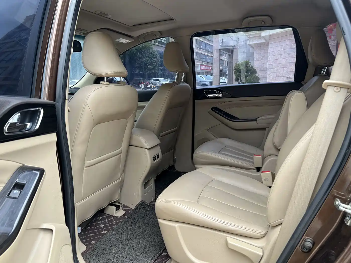 Фото 4 - Baojun 730