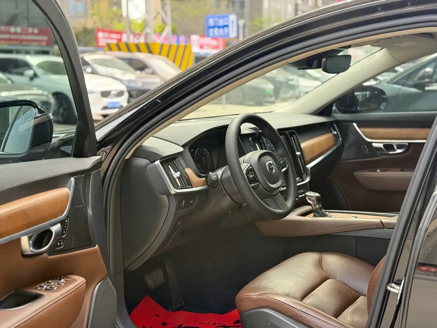 Фото 4 - Volvo S90