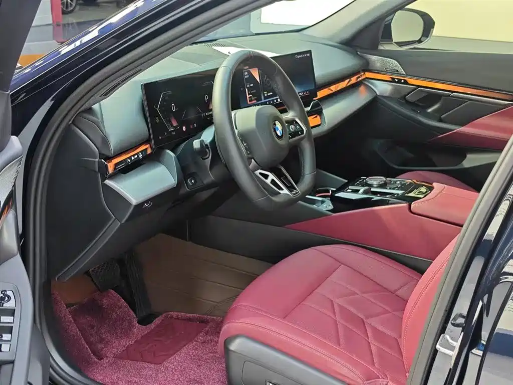 BMW 5 Series 2024 530Li Leading M Sport Package фото 4