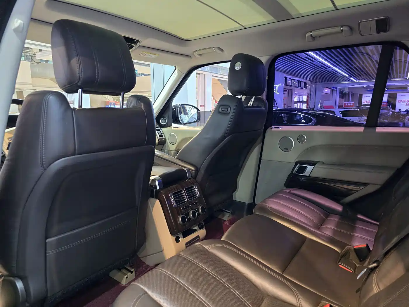 Land Rover Range Rover 2015 3.0 TDV6 Vogue фото 9