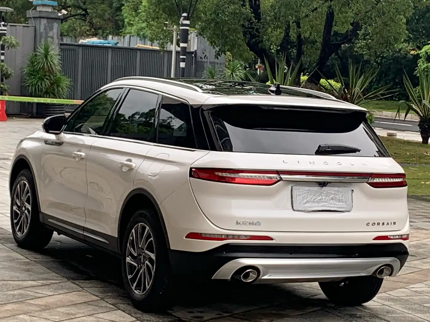 LINCOLN ADVENTURER