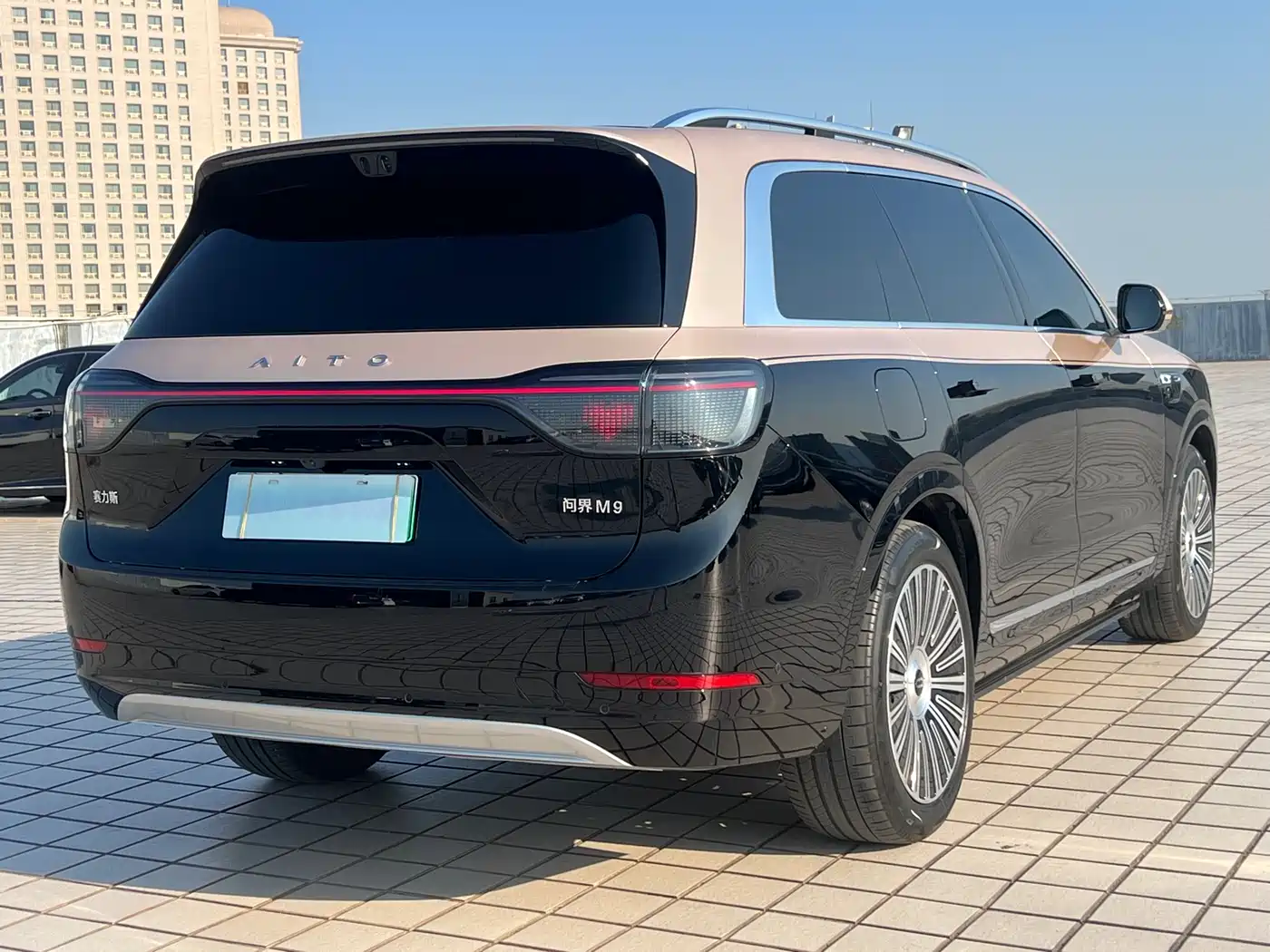 AITO Wenjie AITO M9 2025 Extended Range Ultra 52kWh 5-Seater фото 6