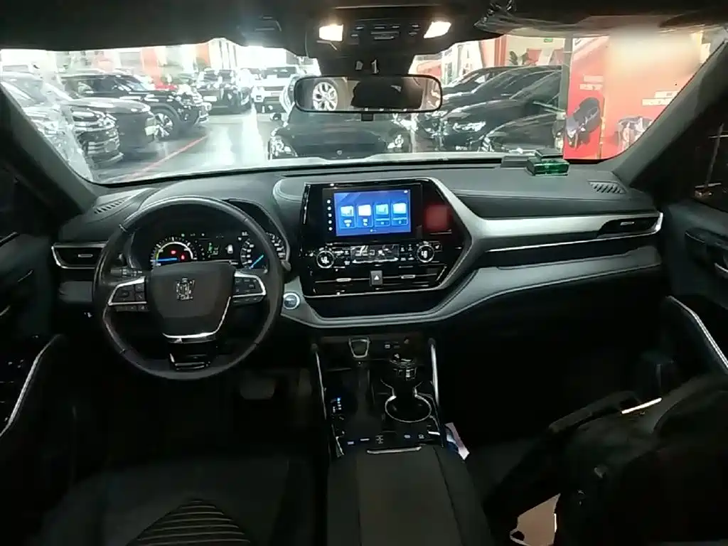 Toyota Crown Kluger 2021 2.5L HEV 4WD Luxury фото 10