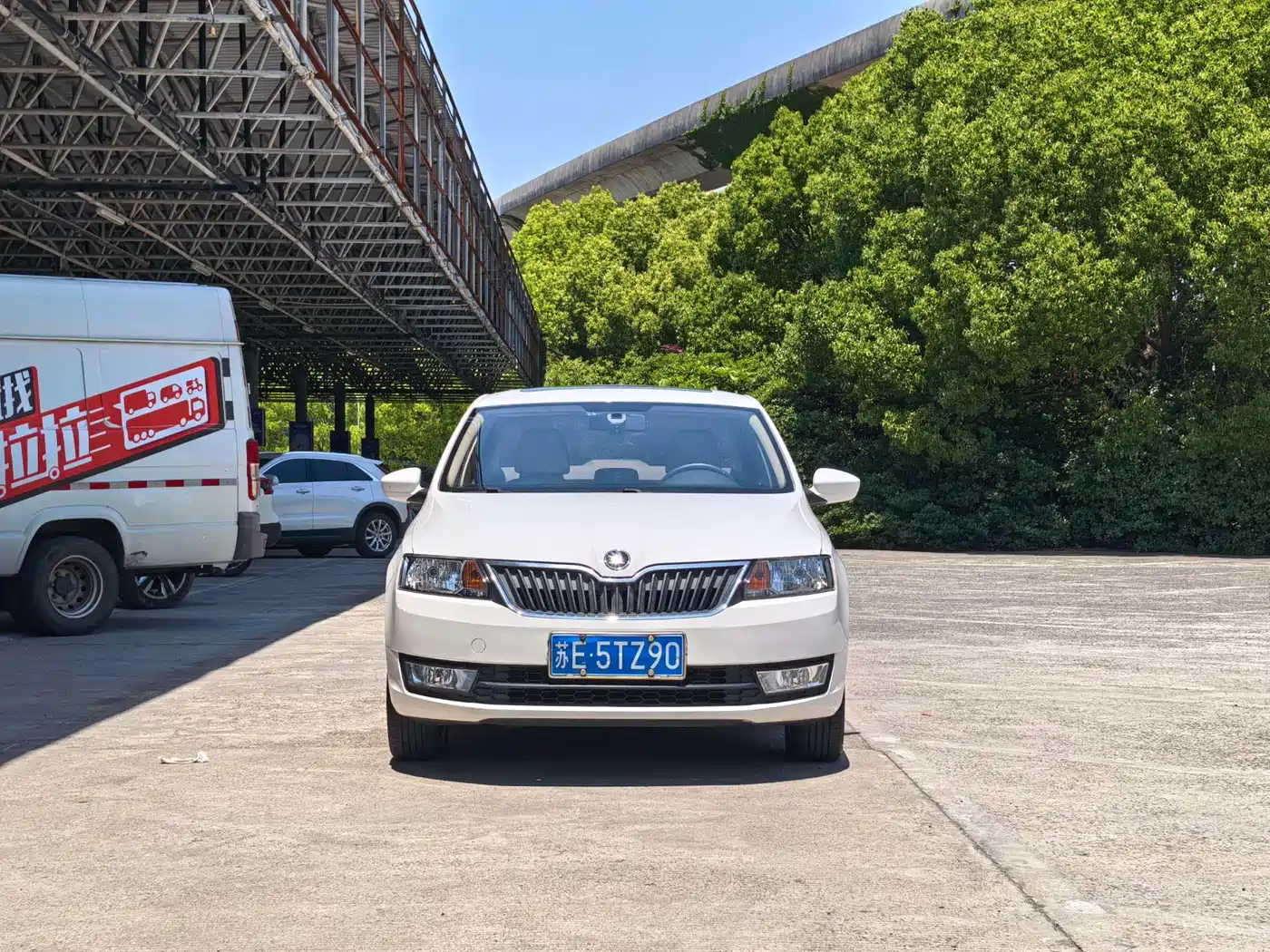 Škoda Rapid 2016 1.6L Automatic Pioneer Edition фото 4