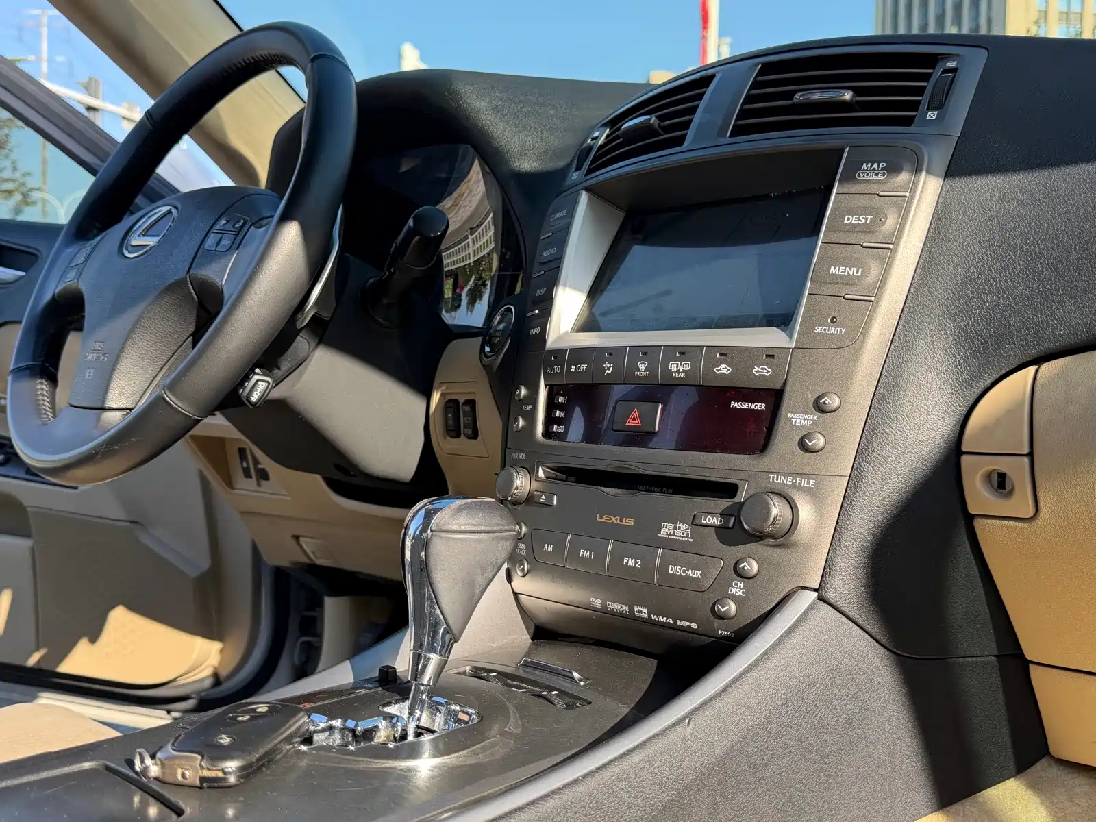 Фото 15 - Lexus IS