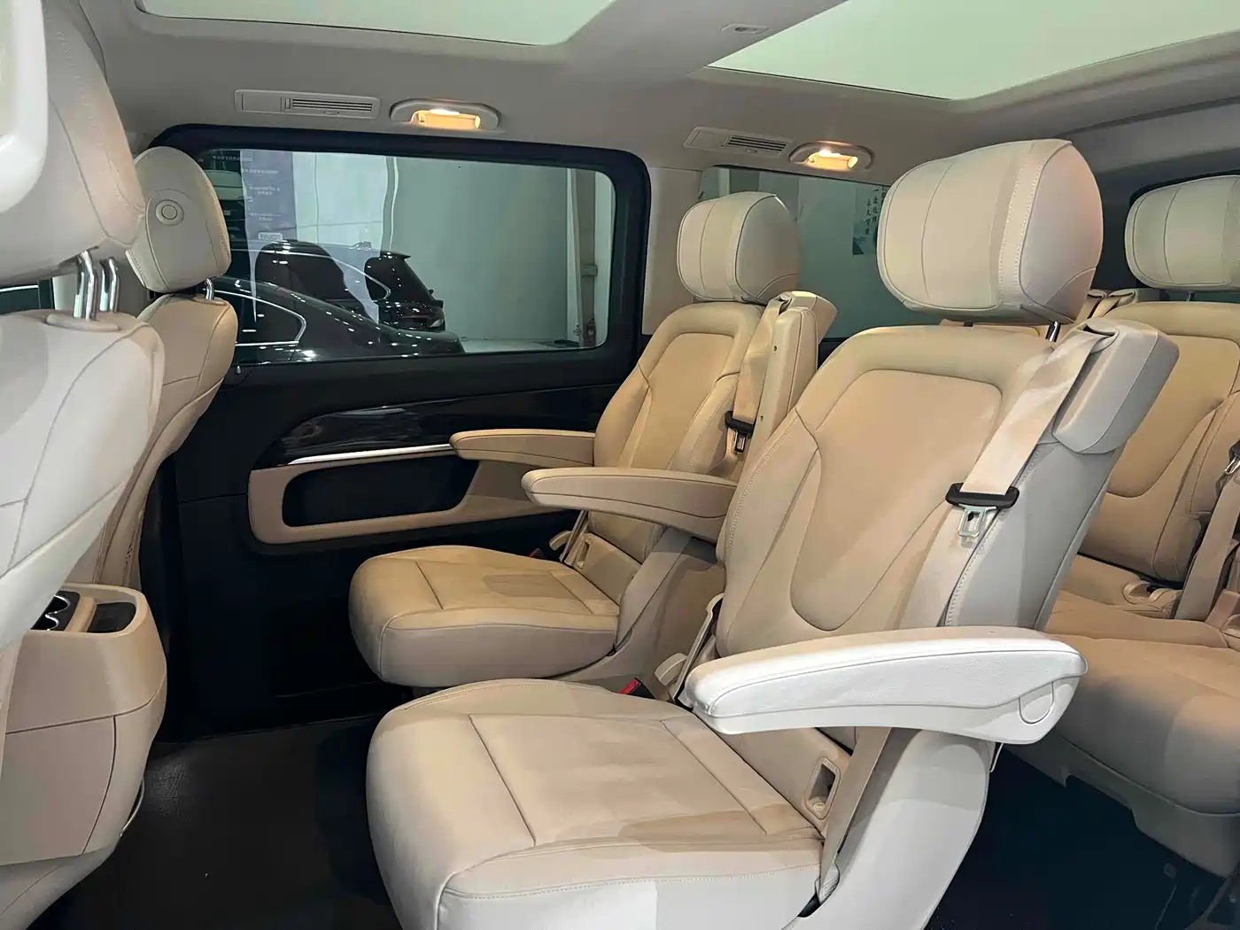 Mercedes-Benz V-Class 2018 V 260 Navigator Edition China VI фото 8