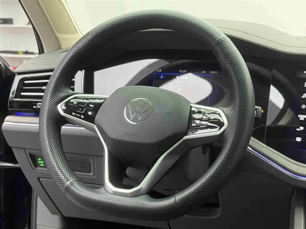 Volkswagen Touareg 2022 2.0TSI Rui Shang Edition фото 11