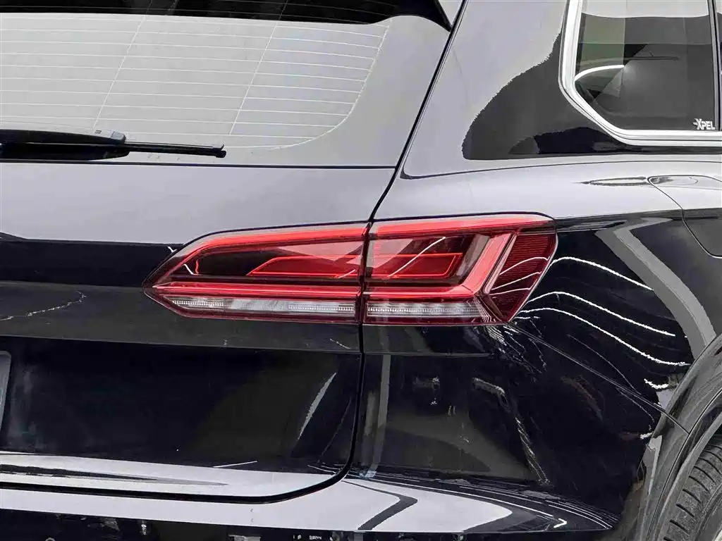 Volkswagen Touareg 2022 2.0TSI Rui Shang Edition фото 14