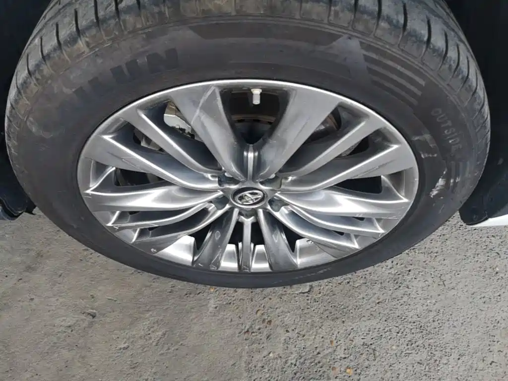 Photo 25 - Toyota Highlander