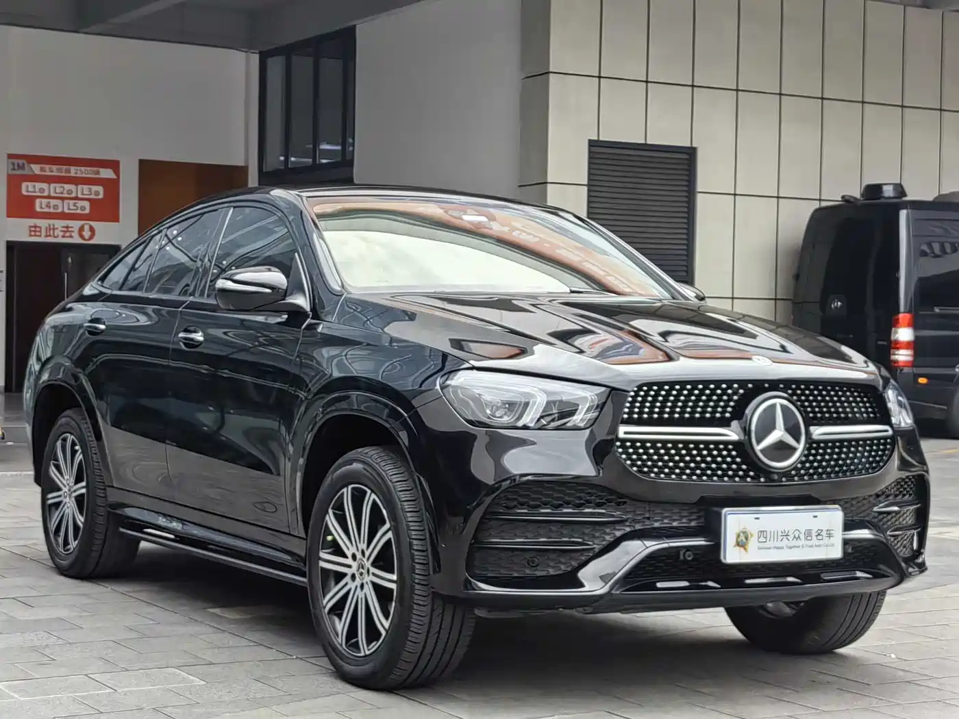 Mercedes-Benz GLE Coupe 2023 GLE 350 4MATIC Coupe SUV Luxury фото 4