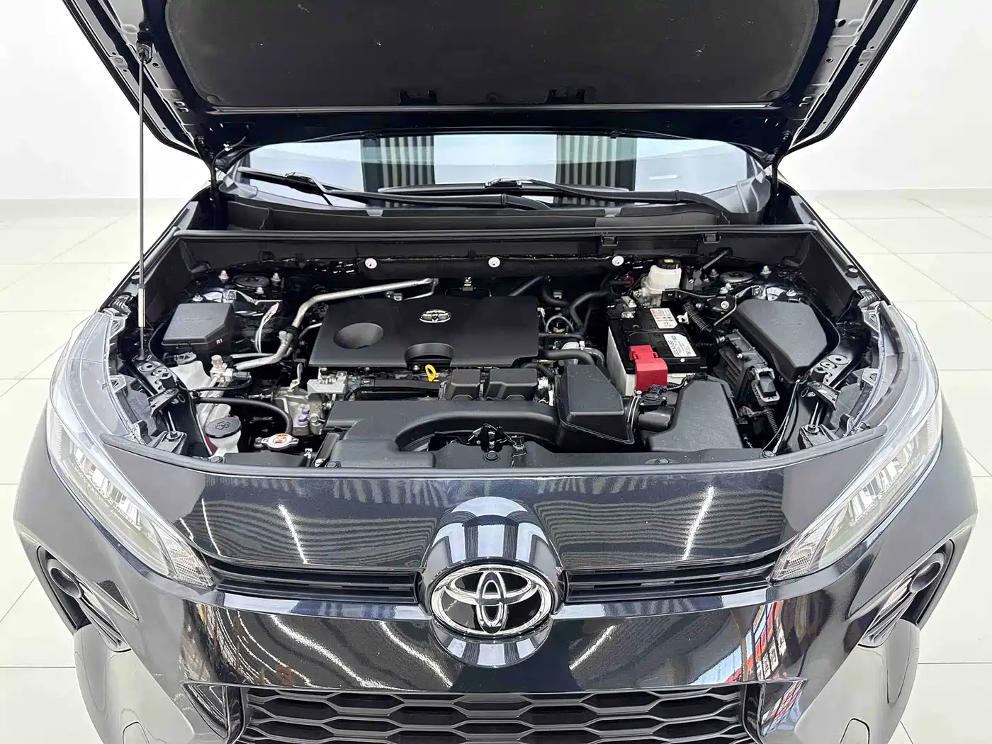 Toyota Wildlander 2023 2.0L CVT FWD LE фото 7