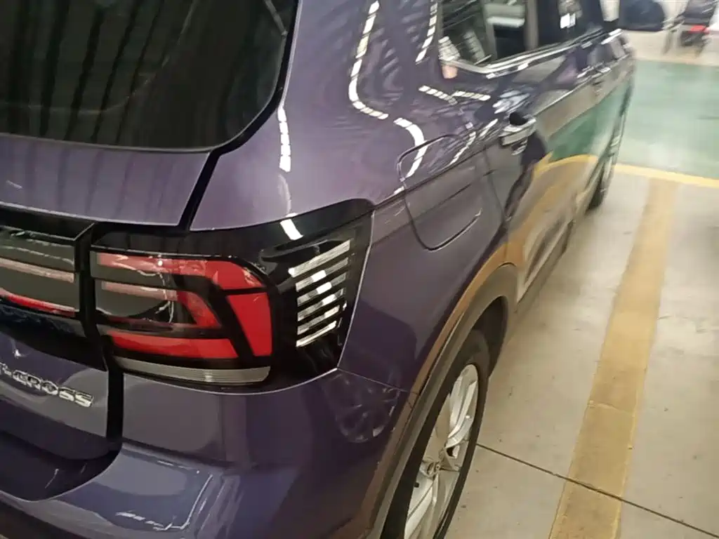 Volkswagen T-Cross 2019 1.5L Automatic Comfort Edition фото 8
