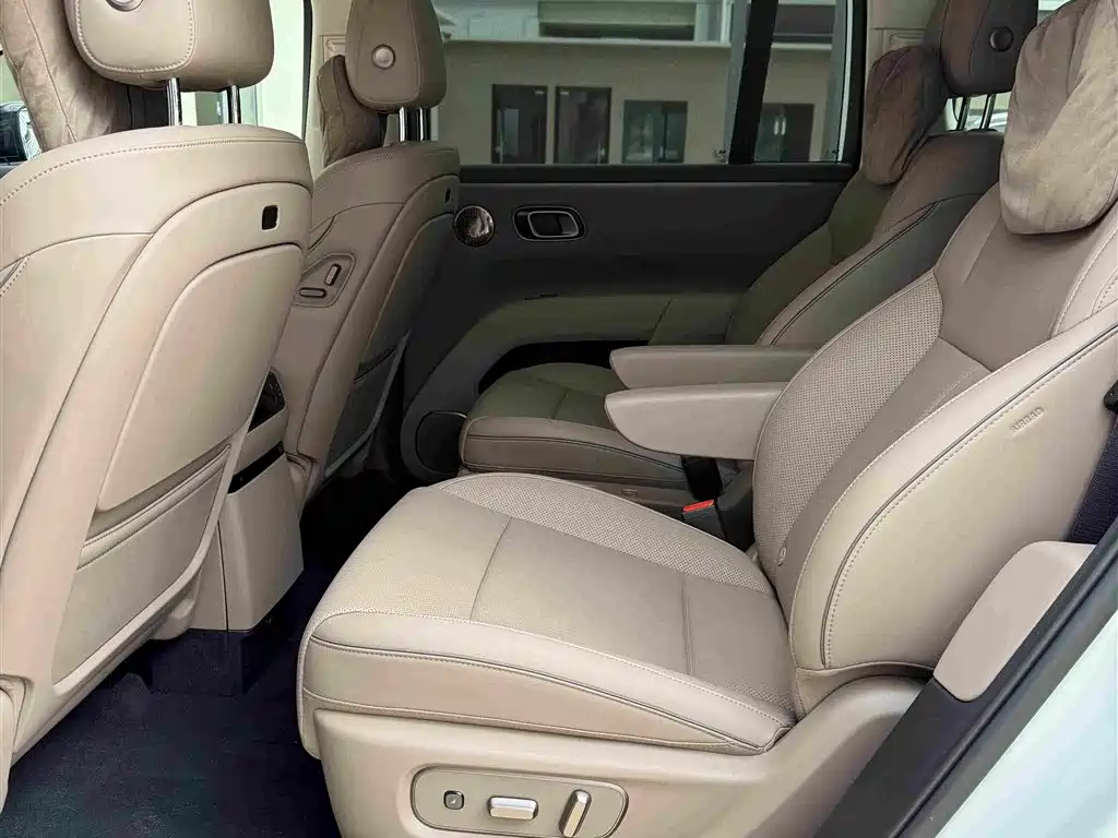 Li Auto Li i8 2025 2025 Standard Edition