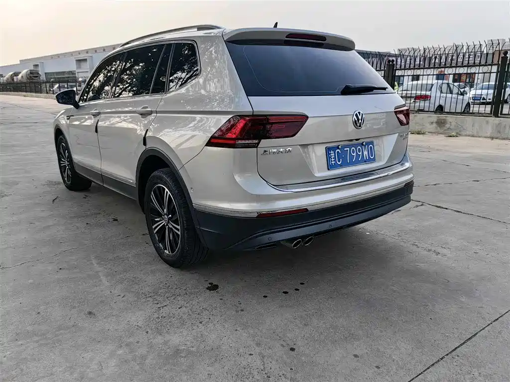 Volkswagen Tiguan L 2017 330TSI Automatic 2WD Luxury Edition фото 3