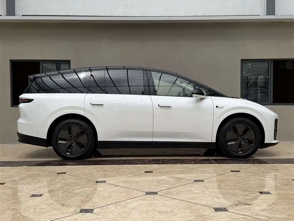 Li Auto Li i8 2025 2025 Standard Edition
