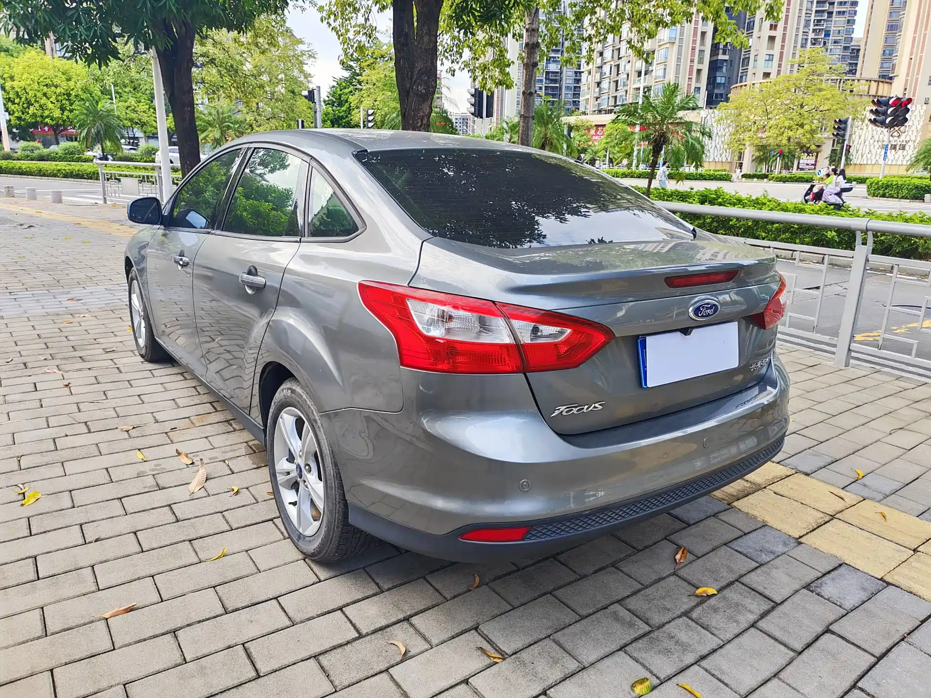 Фото 13 - Ford Focus