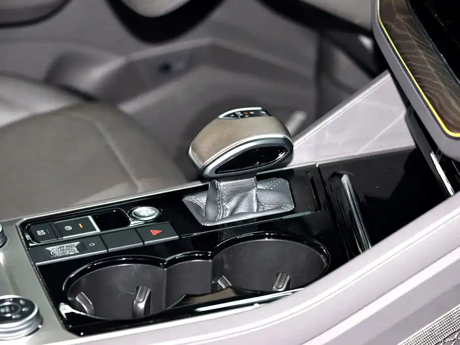 Фото 20 - Volkswagen Touareg