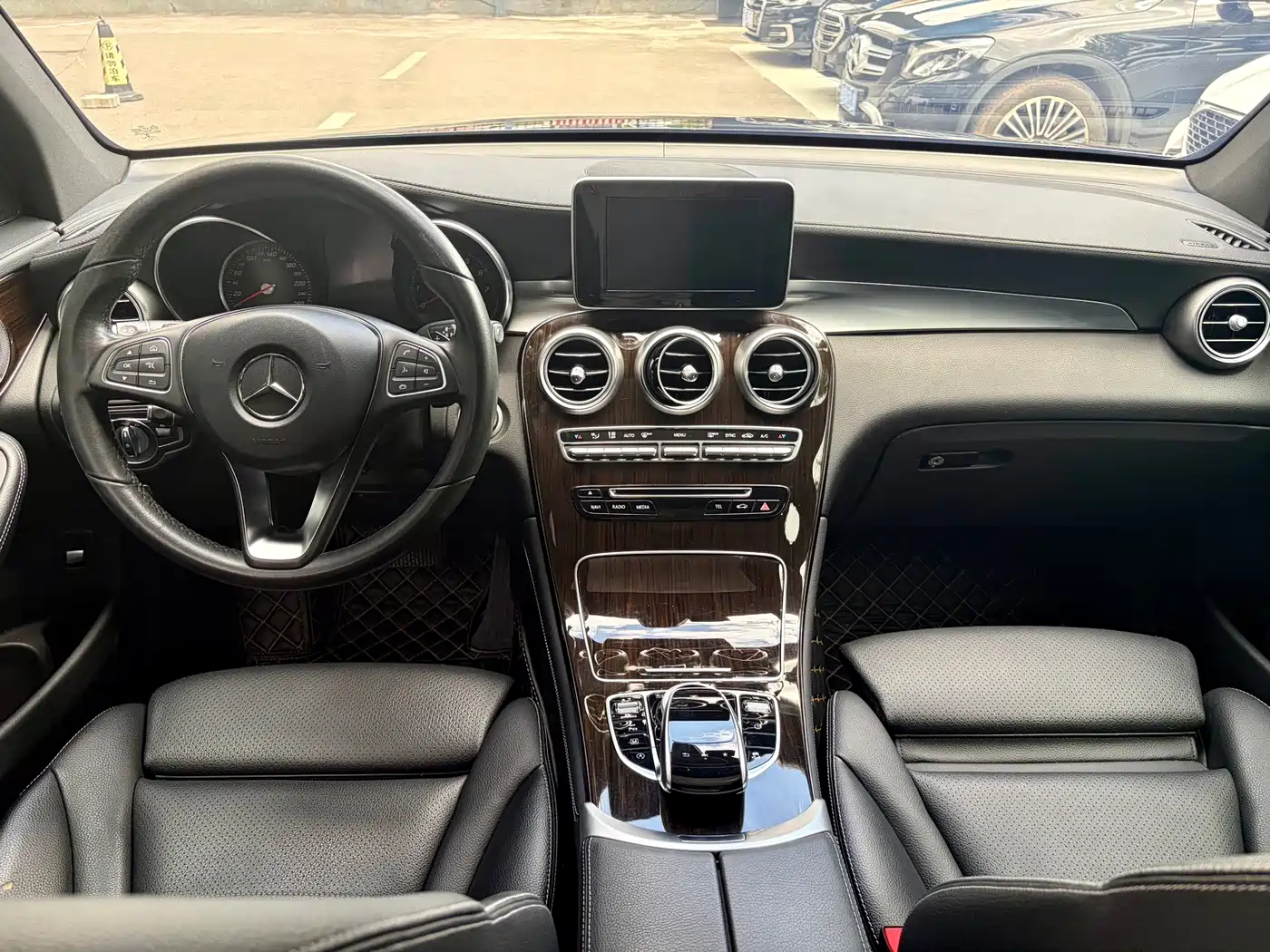 Mercedes-Benz GLC 2017 GLC 260 4MATIC Dynamic фото 20