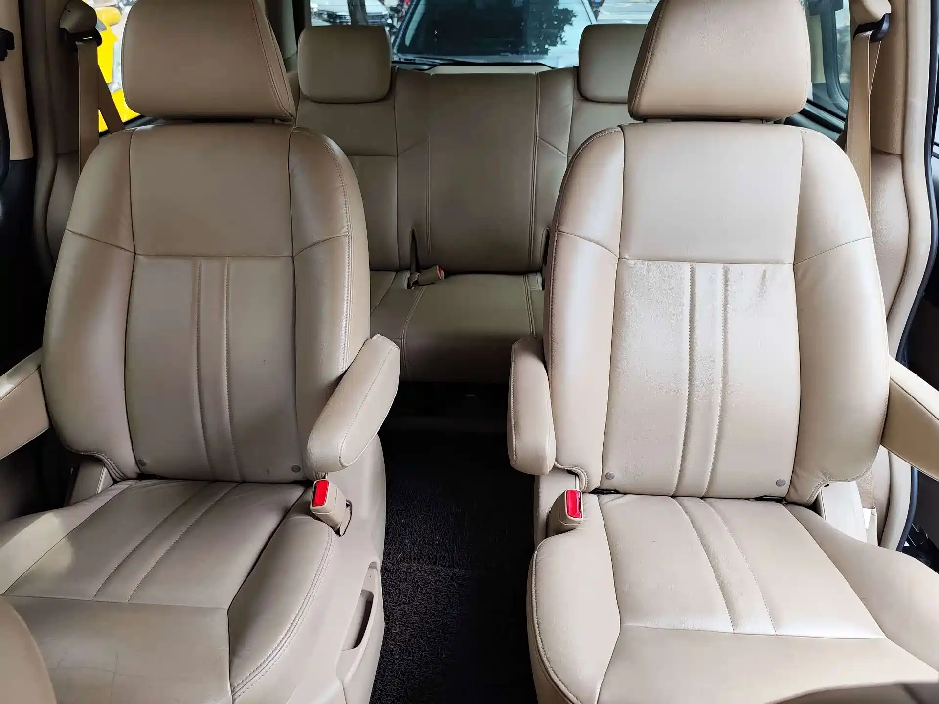 Photo 8 - Buick GL8