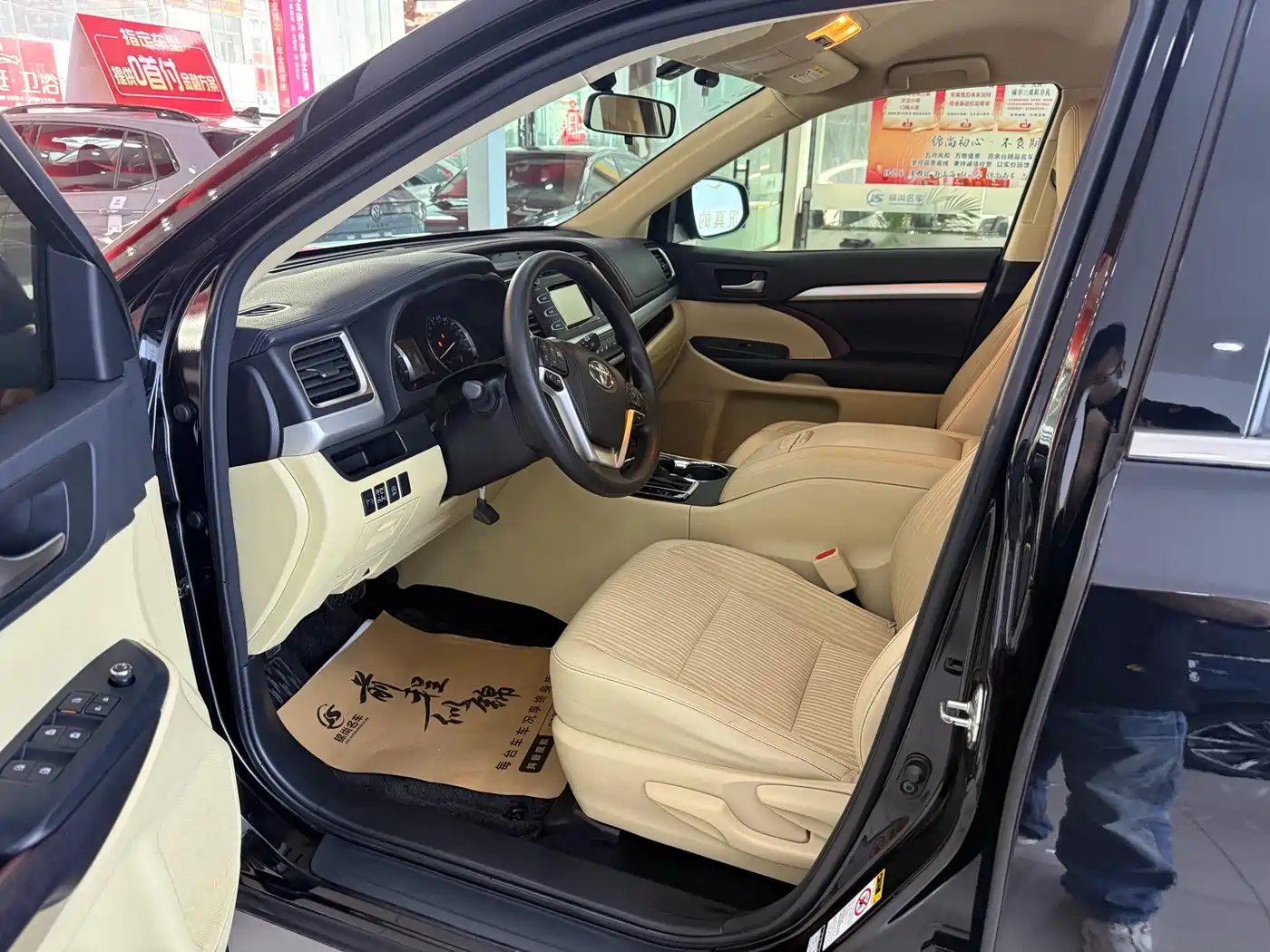 Toyota Highlander 2015 2.0T AWD Elite Edition 7-seater фото 15
