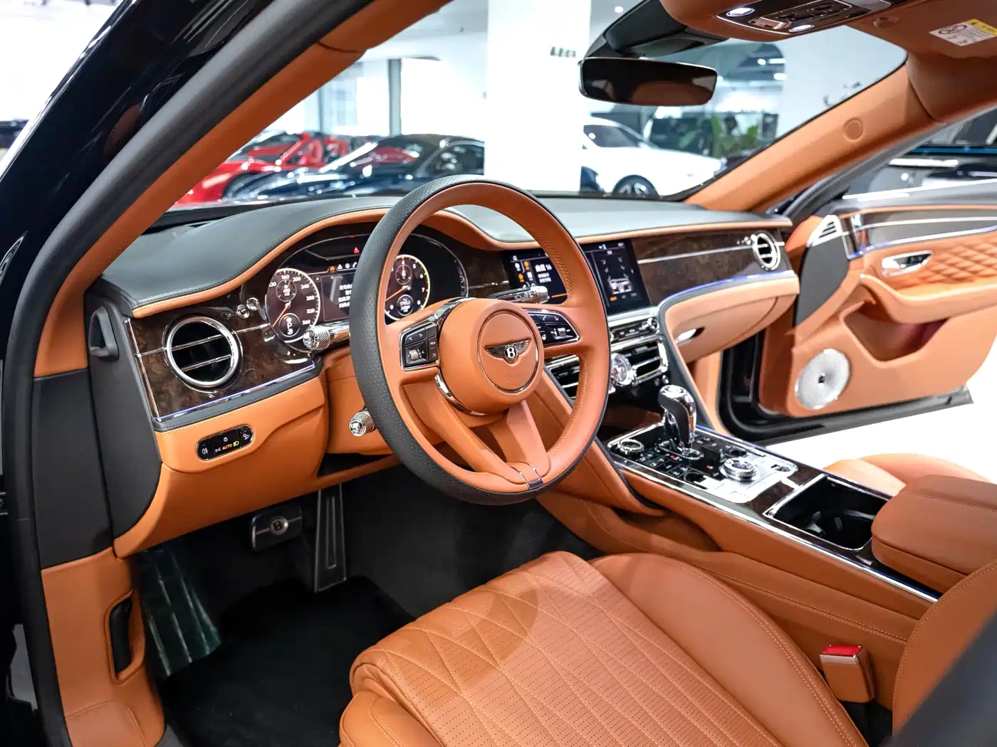 Bentley Flying Spur 2021 4.0T V8 Standard Version фото 4