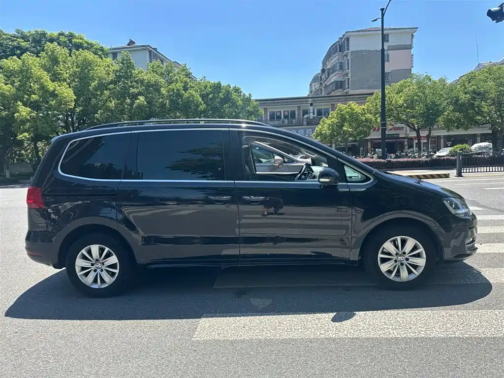 Volkswagen Sharan 2014 2.0TSI Standard фото 3