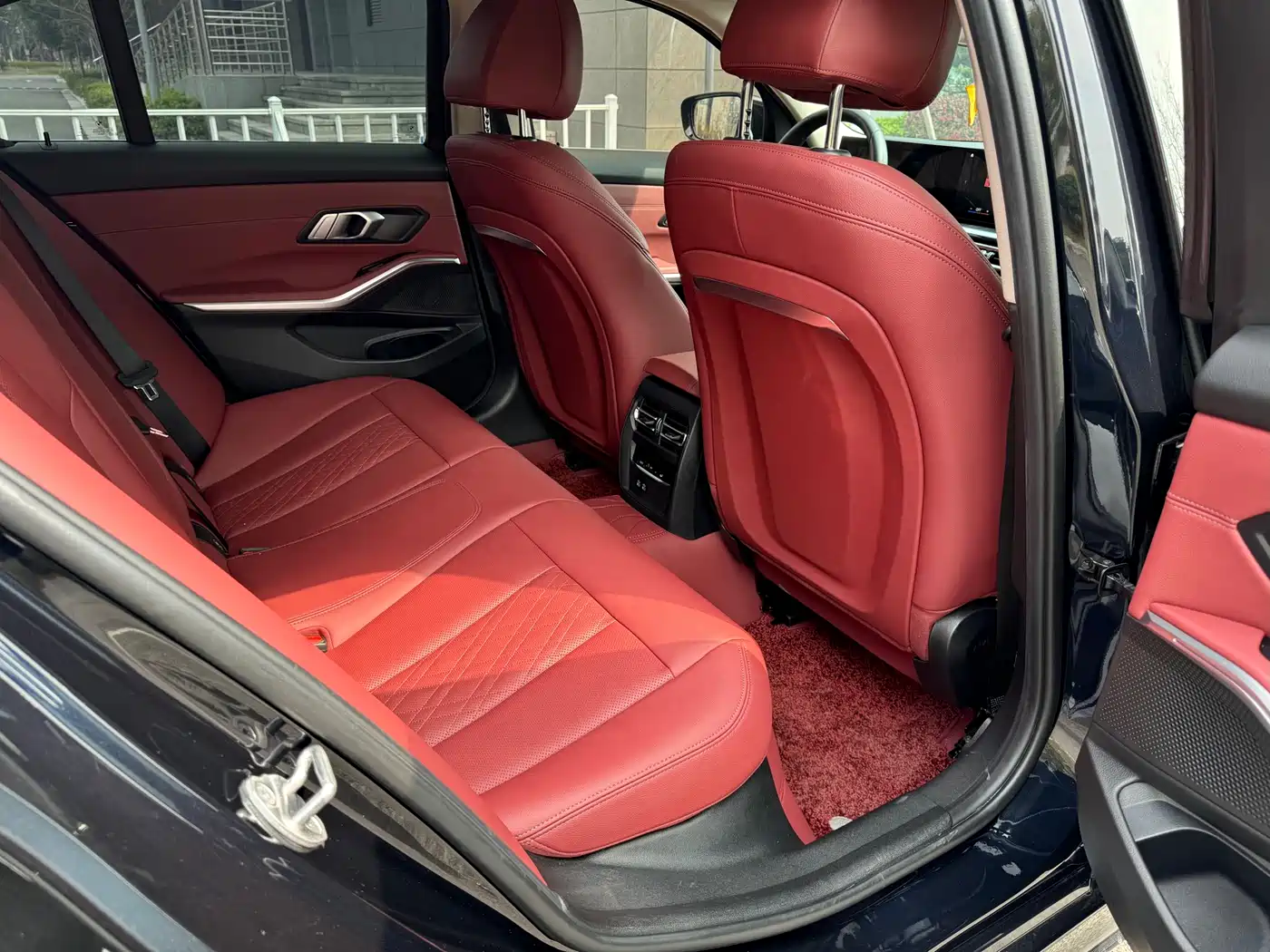 BMW 3 Series 2024 325i M Sport Package фото 11