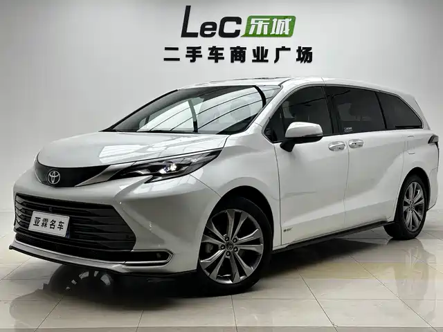 Toyota Sienna 2024 2.5L Hybrid Ultimate Premium Edition