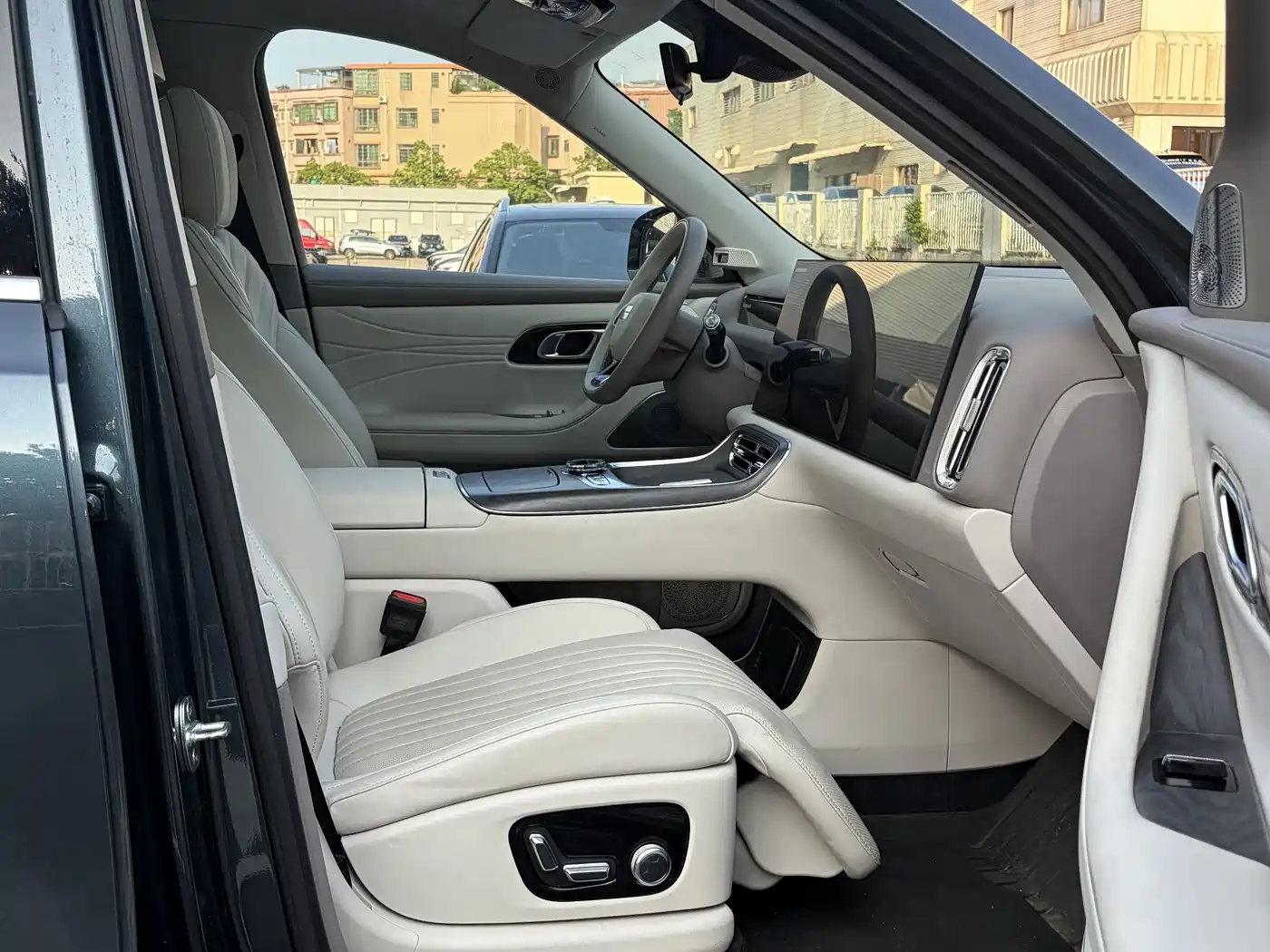 Geely Galaxy Galaxy M9 2025 2025 Model 230km 2WD Explorer+ Edition
