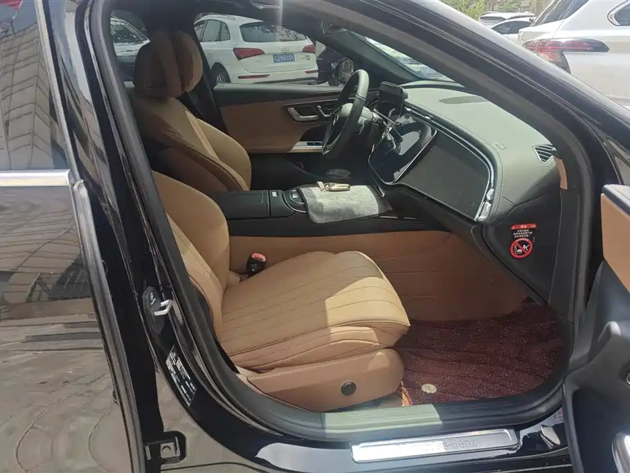 Mercedes-Benz E-Class 2026 E 260 L Classic Edition фото 8