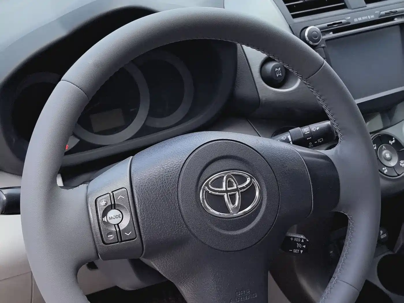 Toyota RAV4 Rongfang 2009 2.4L Automatic Luxury Edition фото 8