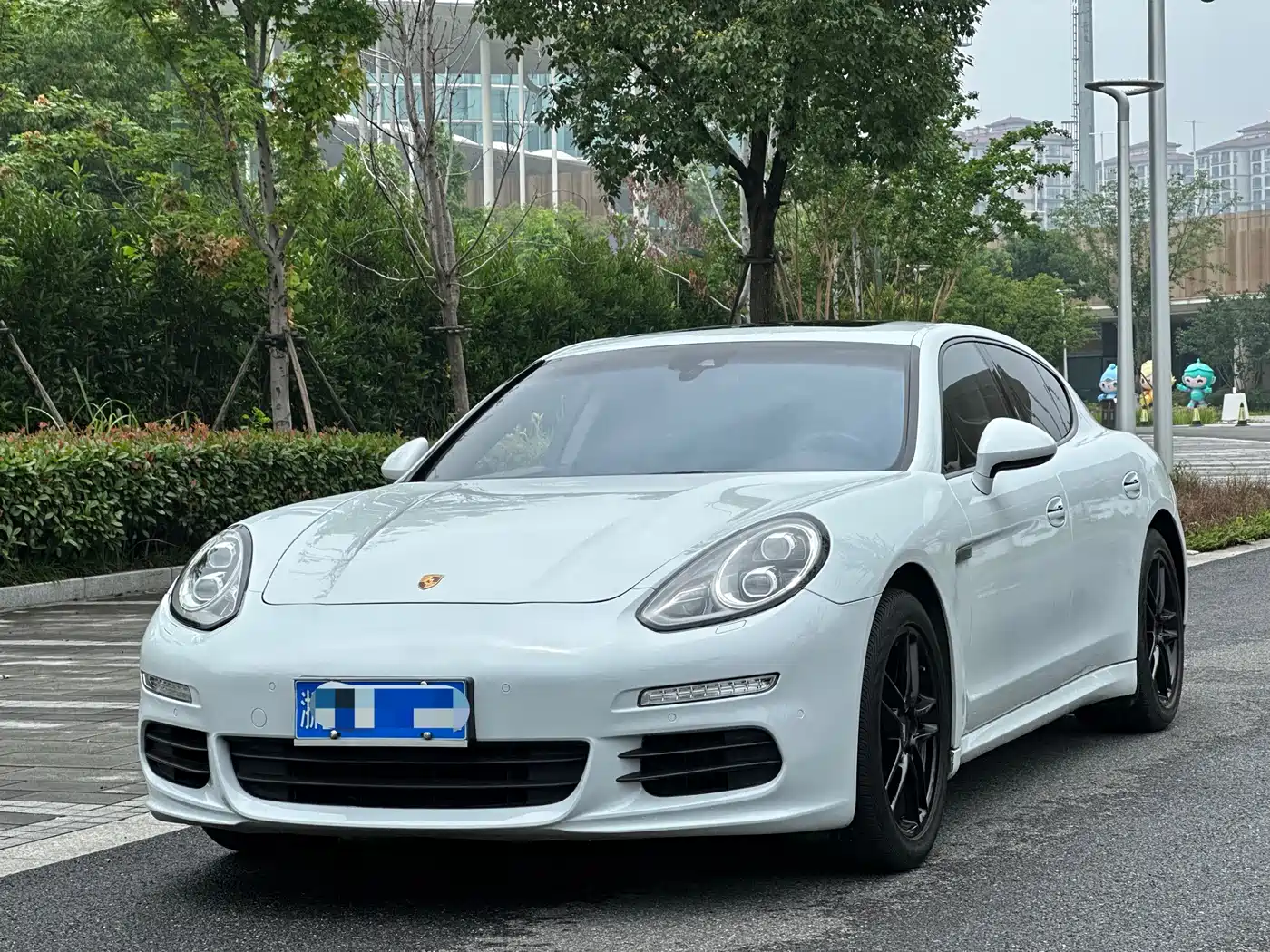 Фото 1 - Porsche Panamera