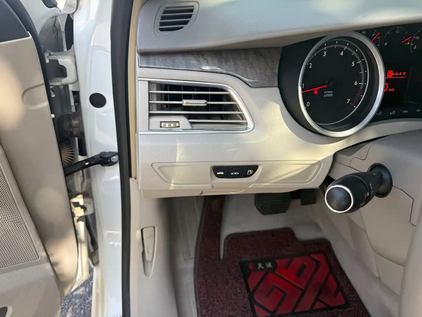 Peugeot 508 2012 2.3L Roland Garros Edition фото 9