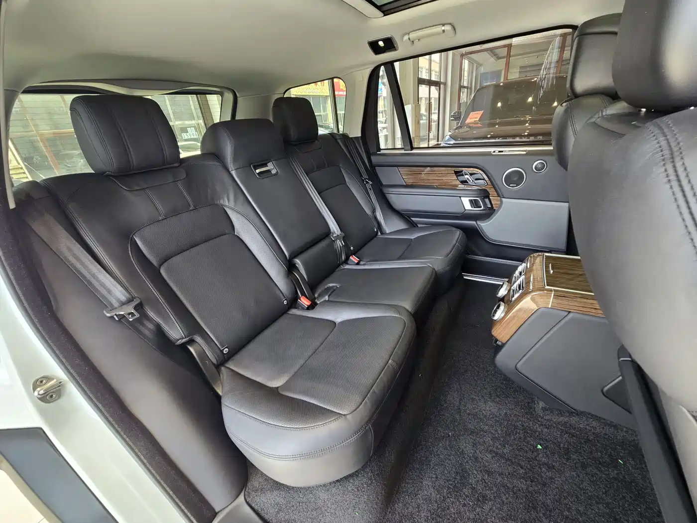 Land Rover Range Rover 2018 3.0 SC V6 Vogue Heritage Extended Edition фото 14