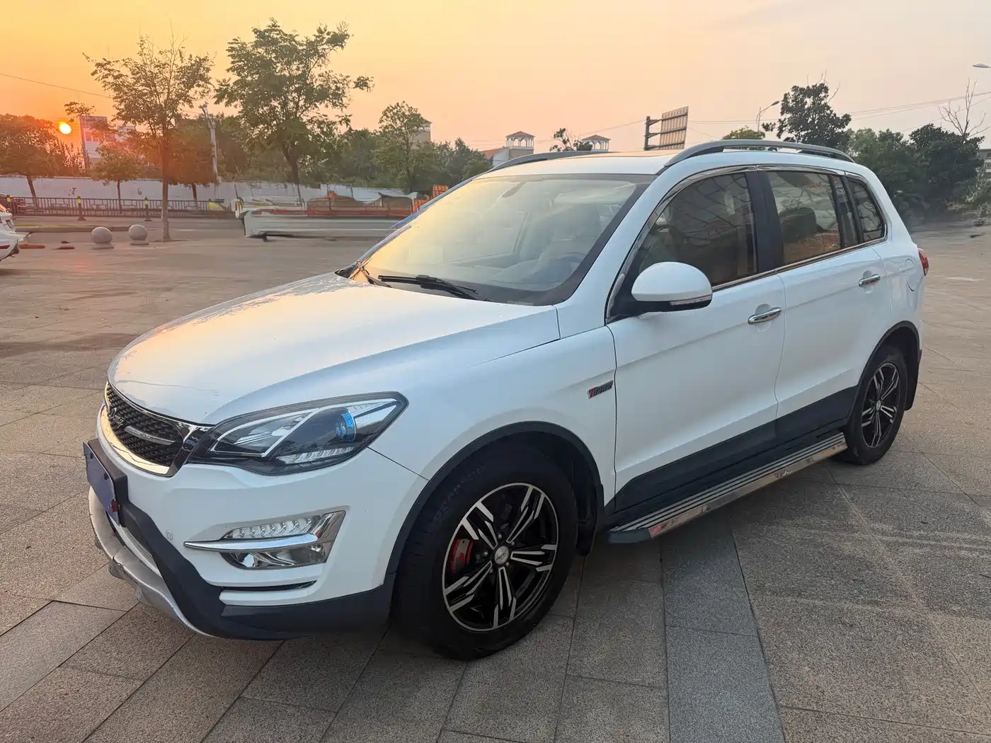 Zotye Damai X5 2016 2017 Upgrade 1.5T CVT Landlord