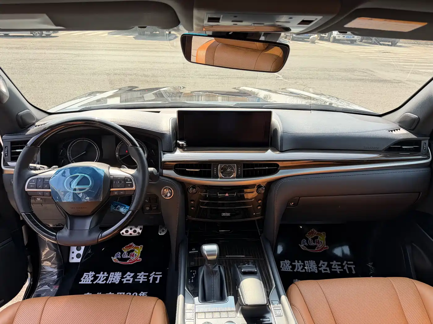 Lexus LX 2019 570 Prestige Luxury Edition фото 27